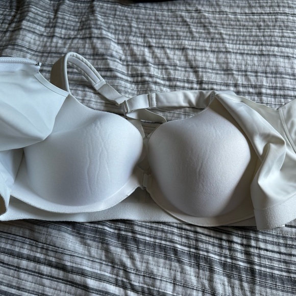 Victoria Secret Sport Bra 36D - Picture 7 of 11